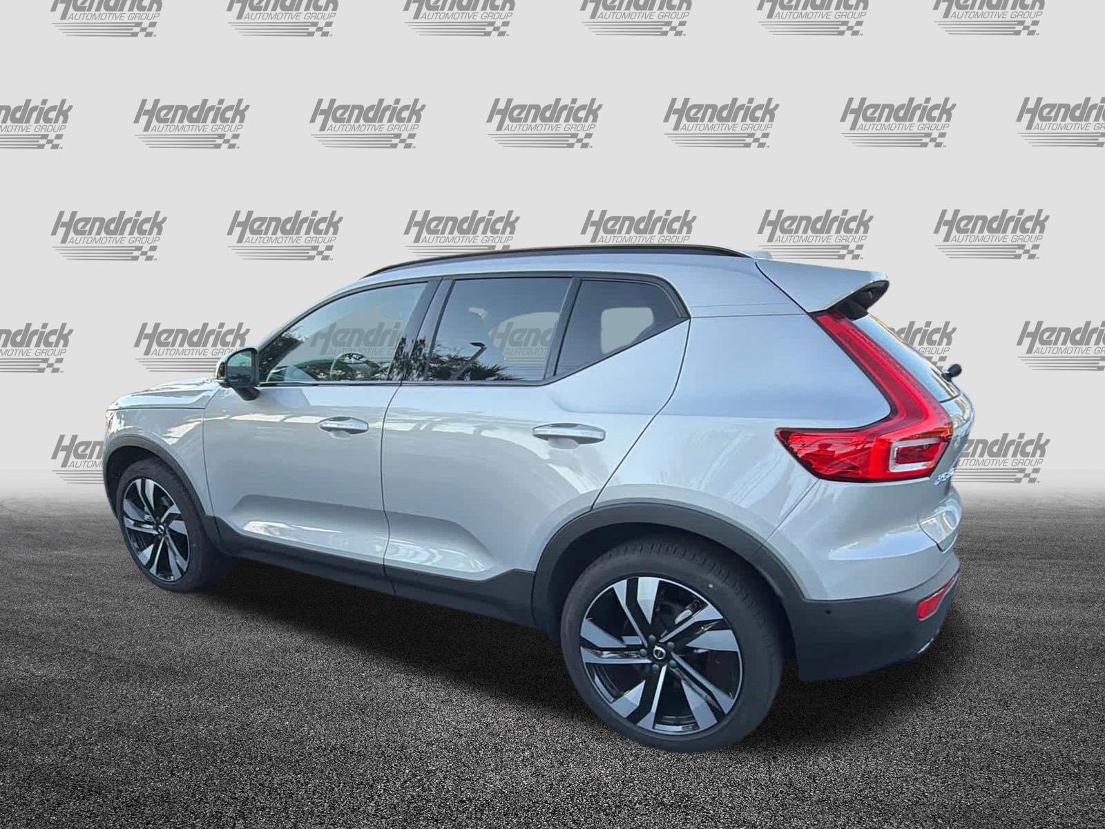 Used 2025 Volvo XC40 B5 Ultra AWD/4WD image 10