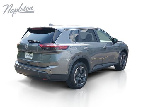 Used 2025 Nissan Rogue SV AWD/4WD image 6