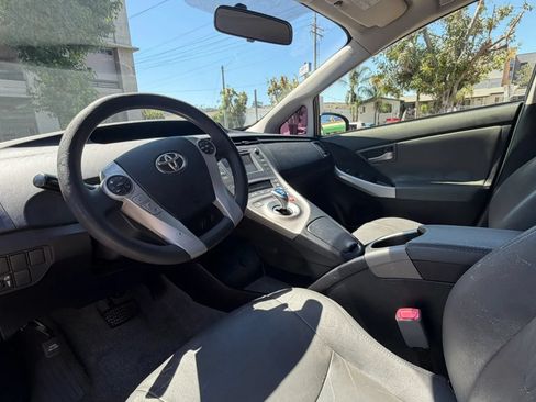Used 2012 Toyota Prius Three FWD image 11