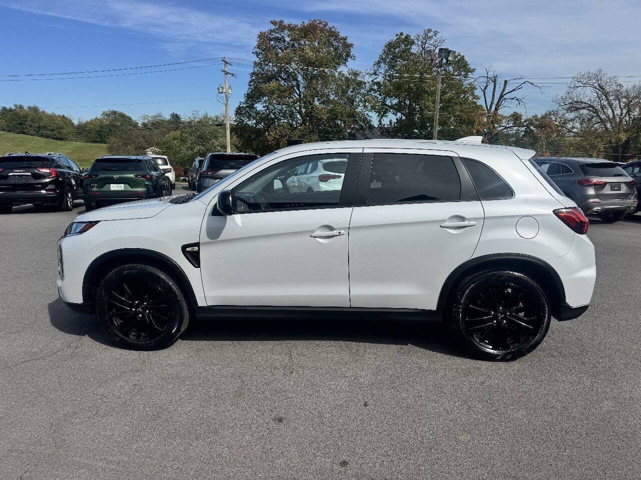 Used 2025 Mitsubishi Outlander Sport LE AWD/4WD image 3