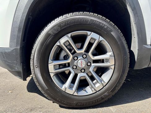 Used 2025 GMC Terrain Elevation AWD/4WD image 25
