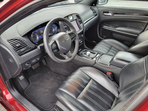 Used 2023 Chrysler 300 S RWD image 5
