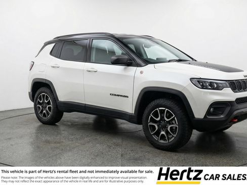Used 2025 Jeep Compass Trailhawk AWD/4WD image 1