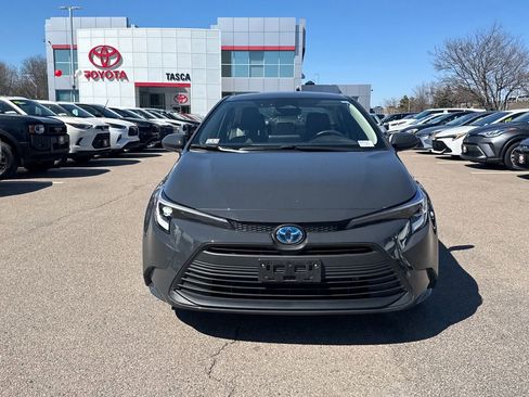 Used 2024 Toyota Corolla LE AWD/4WD image 2
