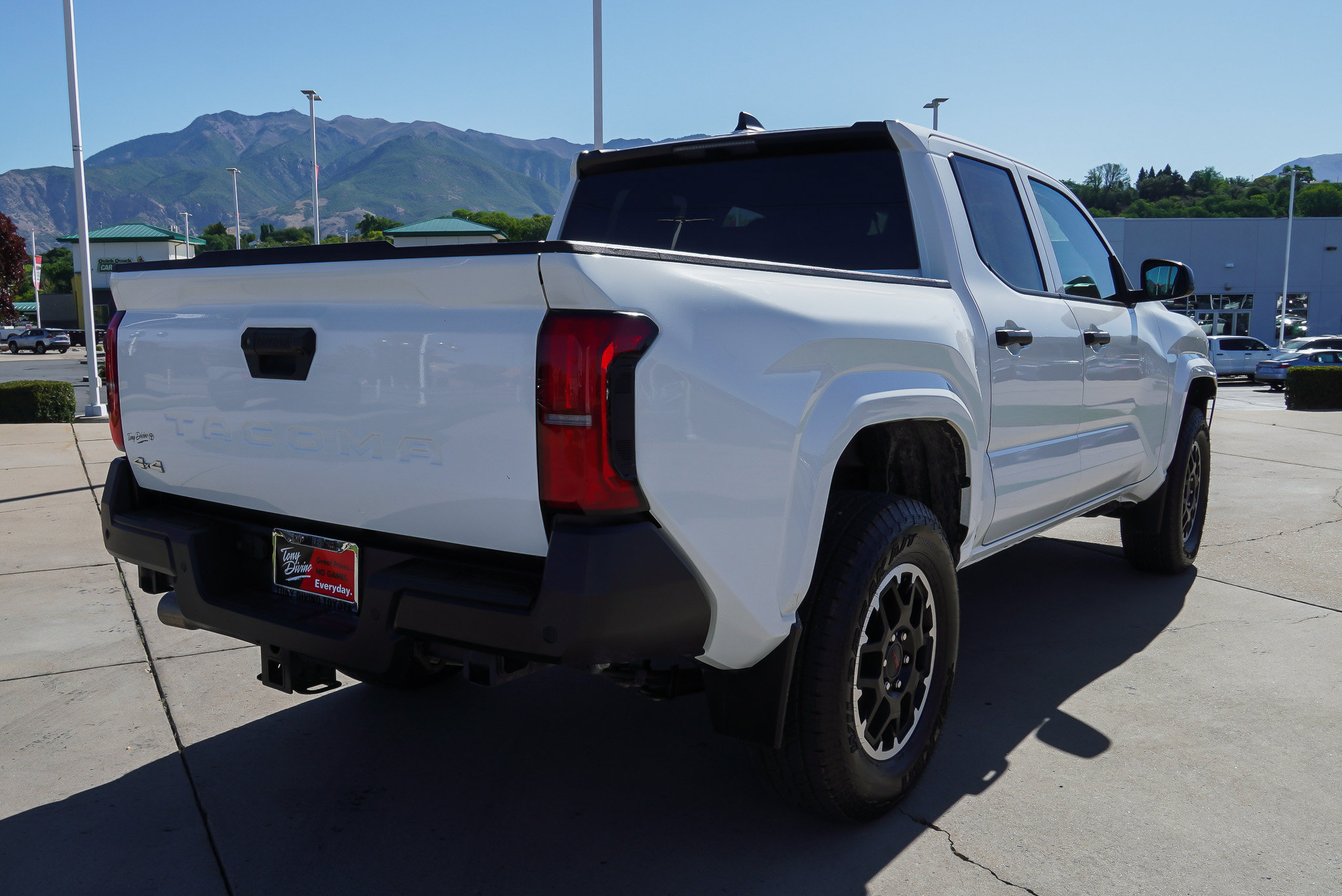 Certified 2024 Toyota Tacoma SR w/ SR Upgrade Package AWD/4WD image 8