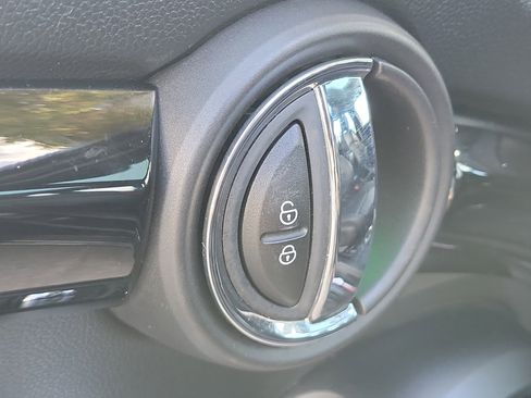 Used 2019 MINI Cooper S image 16