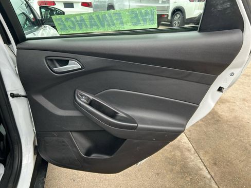 Used 2014 Ford Focus SE image 15