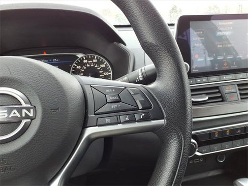 Used 2023 Nissan Altima 2.5 SV image 23