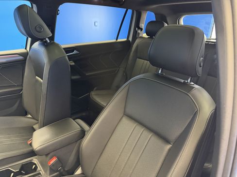 Used 2022 Volkswagen Tiguan SE R-Line AWD/4WD image 12
