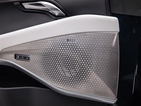 New 2025 Lotus Emira image 27