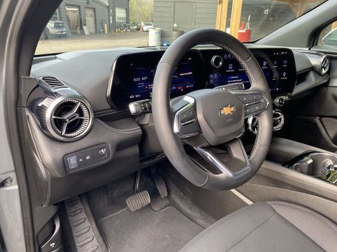 Used 2024 Chevrolet Blazer EV LT AWD/4WD image 2