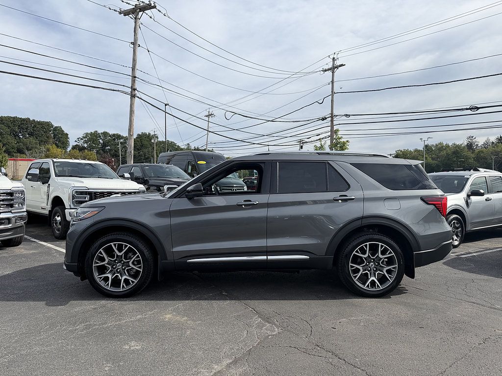 Used 2025 Ford Explorer Platinum w/ Ultimate Package AWD/4WD image 4