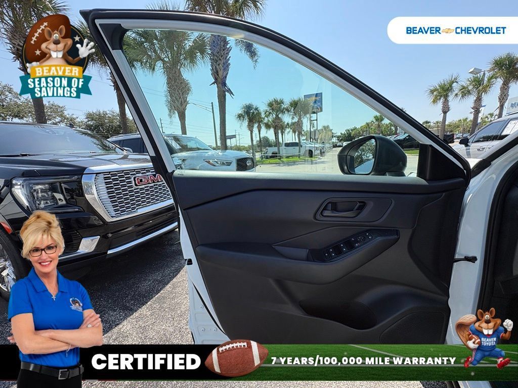 Used 2024 Nissan Rogue S FWD image 33