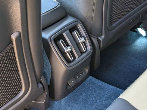Certified 2023 Volvo XC40 Recharge Ultimate AWD/4WD image 24