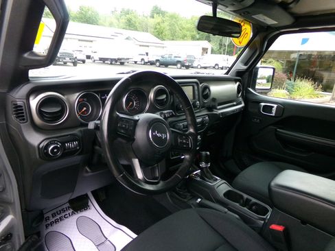 Used 2019 Jeep Wrangler Unlimited Sport S image 11