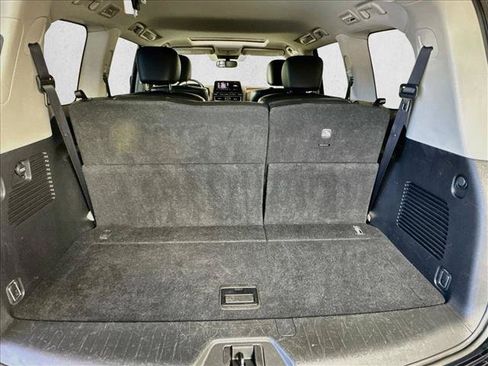 Used 2024 Nissan Armada SL w/ Captain's Chairs Package RWD image 25