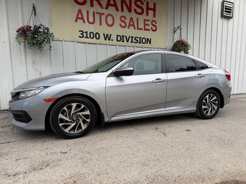 Used 2018 Honda Civic EX image 8
