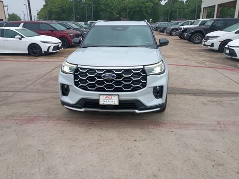 Used 2025 Ford Explorer Platinum w/ LUX Leather Package AWD/4WD image 5