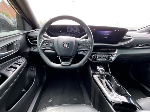 Used 2025 Buick Envista Sport Touring w/ Experience Buick Package FWD image 12