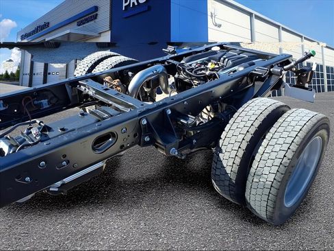 New 2026 Ford F550 4x4 Regular Cab Super Duty image 25