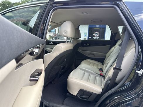 Used 2019 Kia Sorento EX FWD image 7