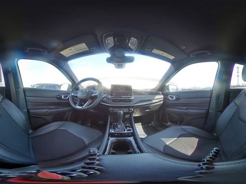 Used 2025 Jeep Compass Trailhawk image 42