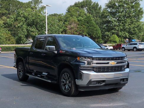 Used 2022 Chevrolet Silverado 1500 LT w/ Z71 Off-Road Package AWD/4WD image 8