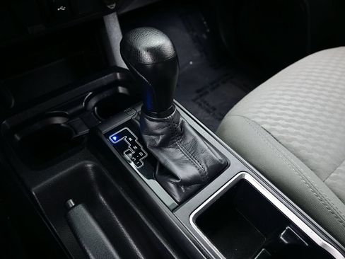Used 2022 Toyota Tacoma SR AWD/4WD image 20