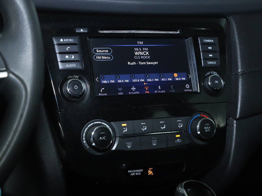 Used 2018 Nissan Rogue S AWD/4WD image 23