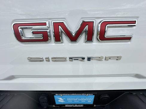 Used 2025 GMC Sierra 2500 SLE w/ SLE Value Package; AWD/4WD image 30