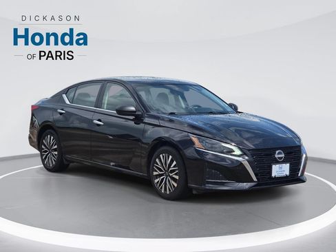 Used 2025 Nissan Altima 2.5 SV FWD image 3