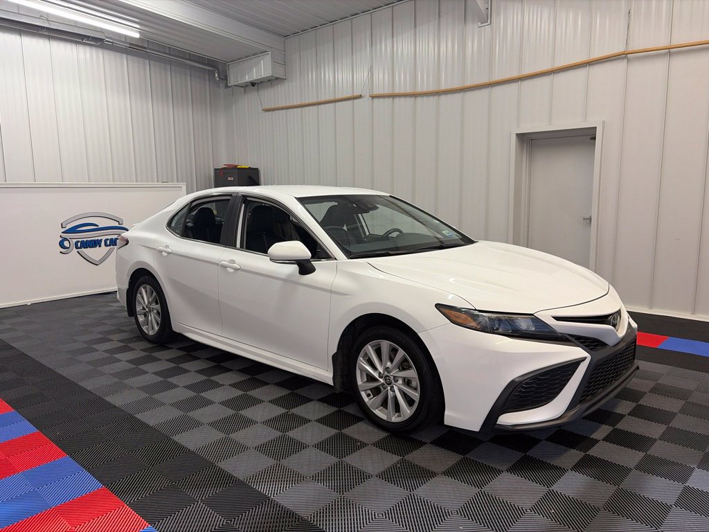 Used 2024 Toyota Camry SE FWD image 2