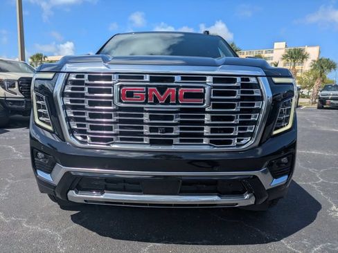 New 2026 GMC Yukon Denali w/ Denali Reserve Package AWD/4WD image 8