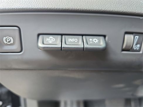 Certified 2023 Buick Enclave Avenir w/ Avenir Technology Package image 21