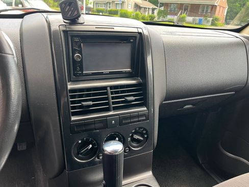Used 2010 Ford Explorer XLT RWD image 13