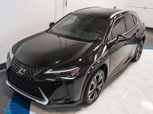 Used 2024 Lexus UX 250h AWD w/ Premium Package image 39