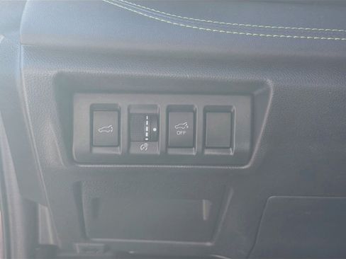 Used 2025 Subaru Outback Onyx Edition AWD/4WD image 16