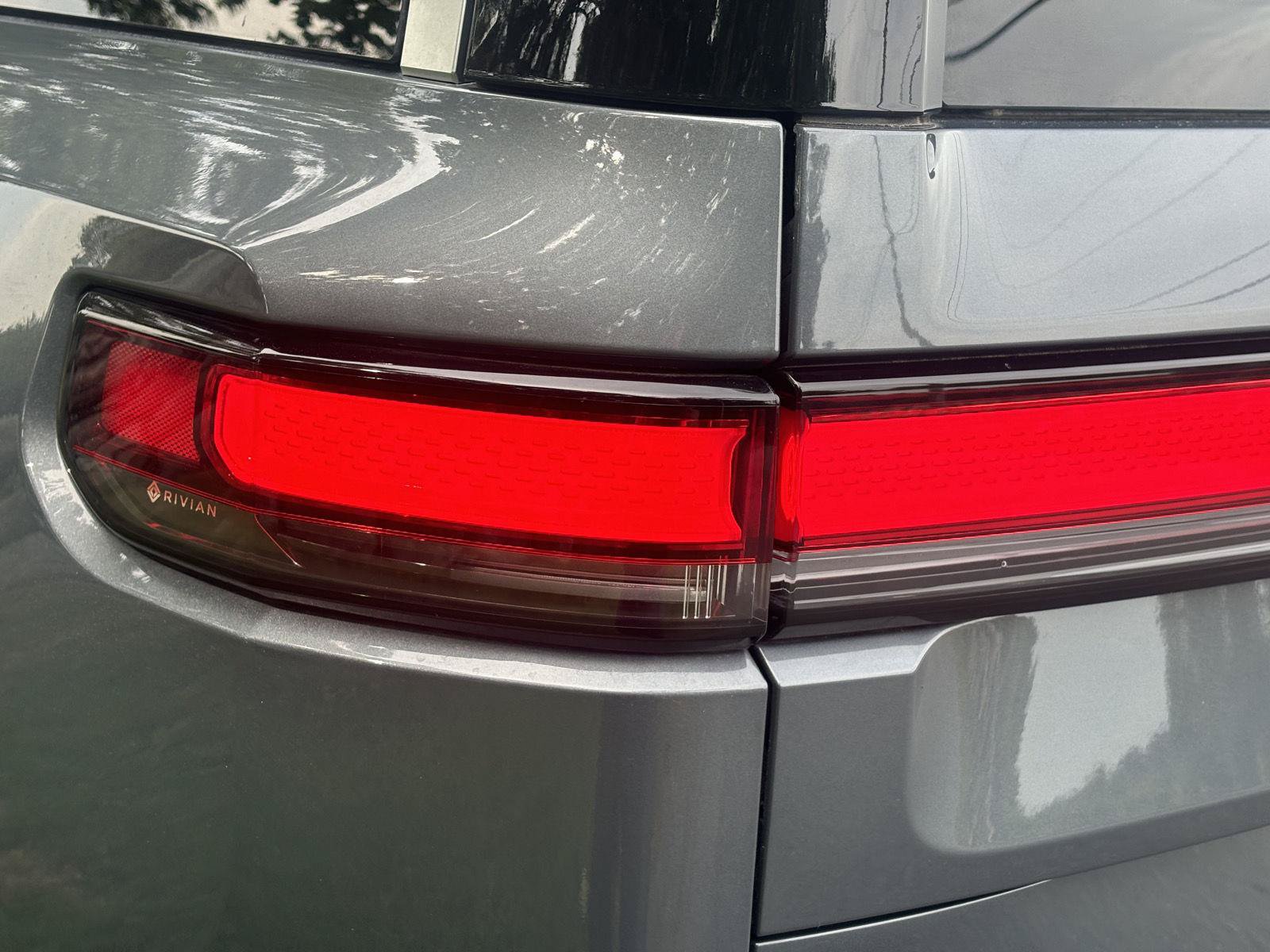 Used 2022 Rivian R1S Launch Edition Quad AWD/4WD image 24