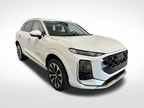 Certified 2026 Audi Q3 quattro 2.0T AWD/4WD image 25