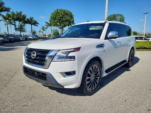 Certified 2022 Nissan Armada Platinum w/ Captain's Chairs Package image 10
