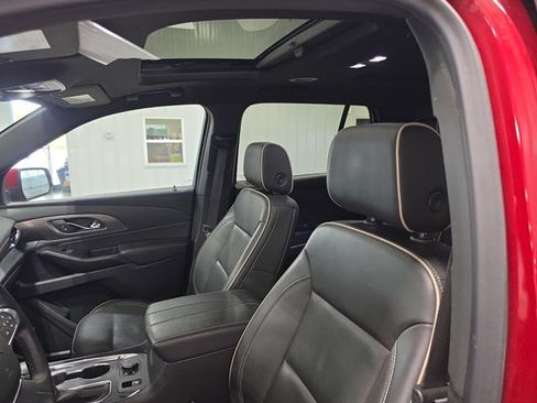 Used 2023 Chevrolet Traverse Premier AWD/4WD image 16