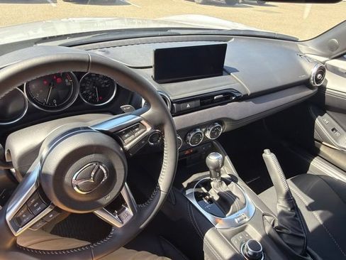 Used 2025 MAZDA MX-5 Miata Grand Touring w/ Weather Package RWD image 9