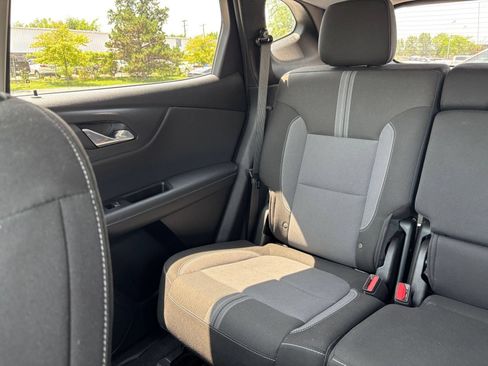 Used 2025 Chevrolet Blazer LT FWD image 41