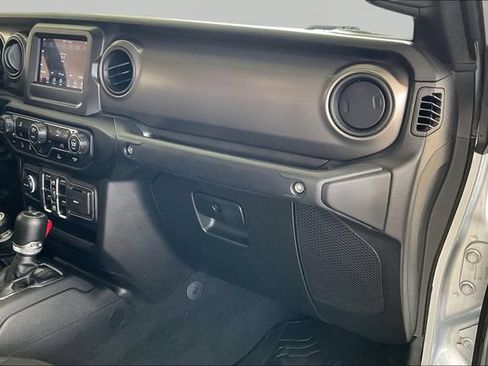 Used 2023 Jeep Gladiator Sport AWD/4WD image 18
