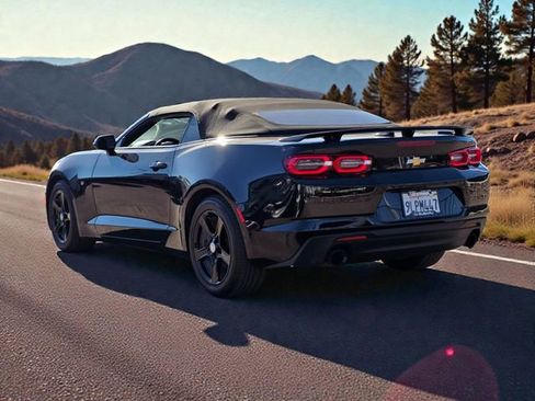 Used 2020 Chevrolet Camaro LT image 5