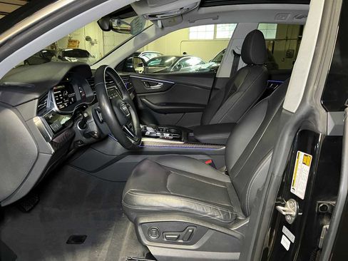 Used 2022 Audi Q8 Premium Plus w/ Premium Plus Package image 22
