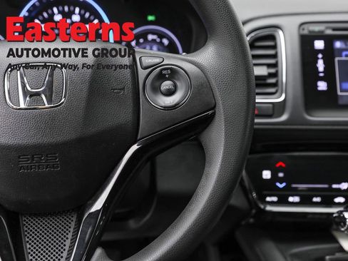 Used 2017 Honda HR-V EX image 16