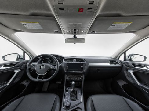 Used 2020 Volkswagen Tiguan SE w/ Panoramic Sunroof Package AWD/4WD image 20