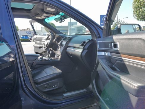 Used 2016 Ford Explorer Limited image 9