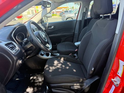 Used 2018 Jeep Compass Sport AWD/4WD image 34